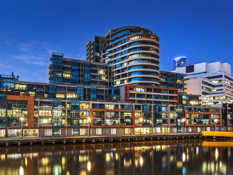 Facade of hotel and Yarra River