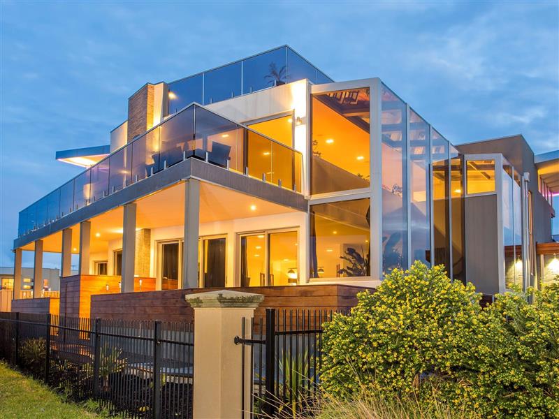 Exterior facade of Starhaven Retreat