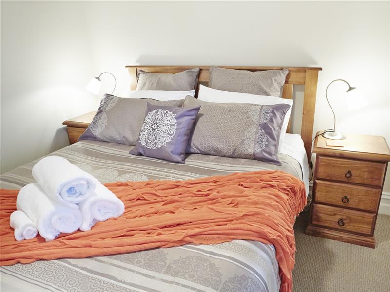 Queen bed with ensuite