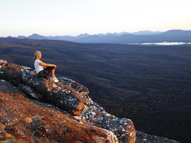 Reed's Lookout, Grampians, Victoria. Photo by Julian Kingma